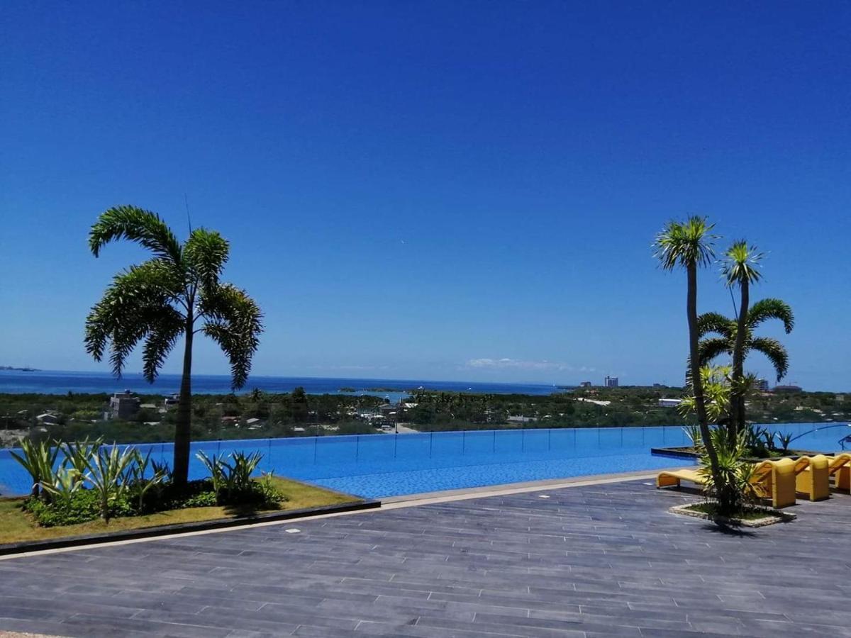 Mactan Newtown Deluxe Island Breeze Daire Lapu-Lapu City Dış mekan fotoğraf
