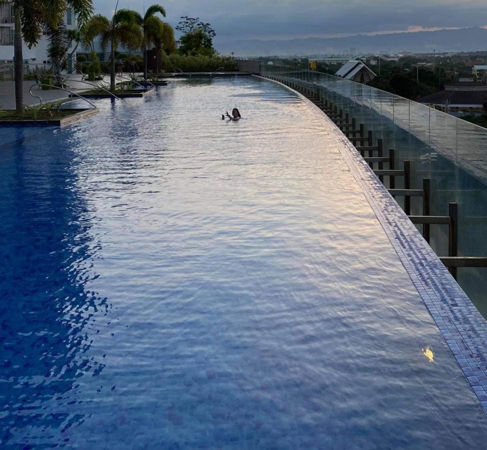 Mactan Newtown Deluxe Island Breeze Daire Lapu-Lapu City Dış mekan fotoğraf