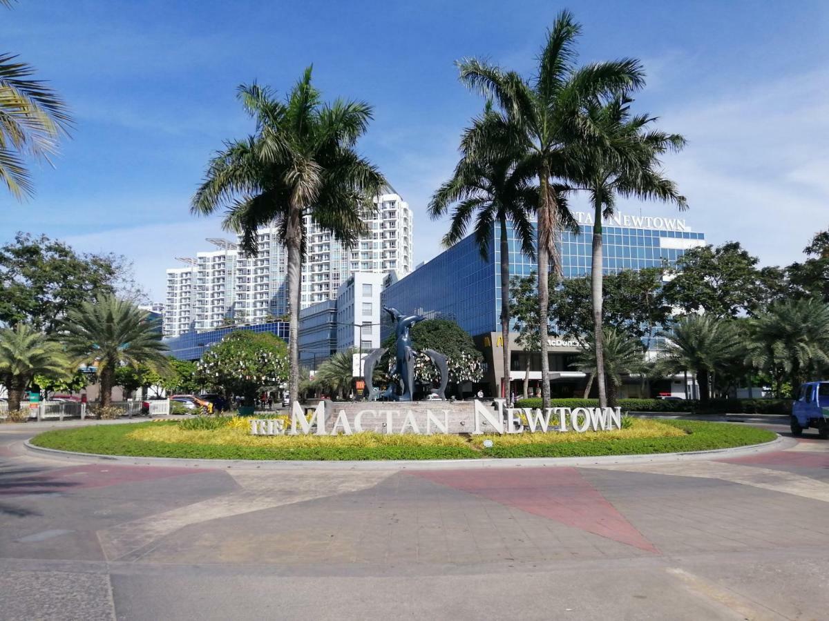 Mactan Newtown Deluxe Island Breeze Daire Lapu-Lapu City Dış mekan fotoğraf