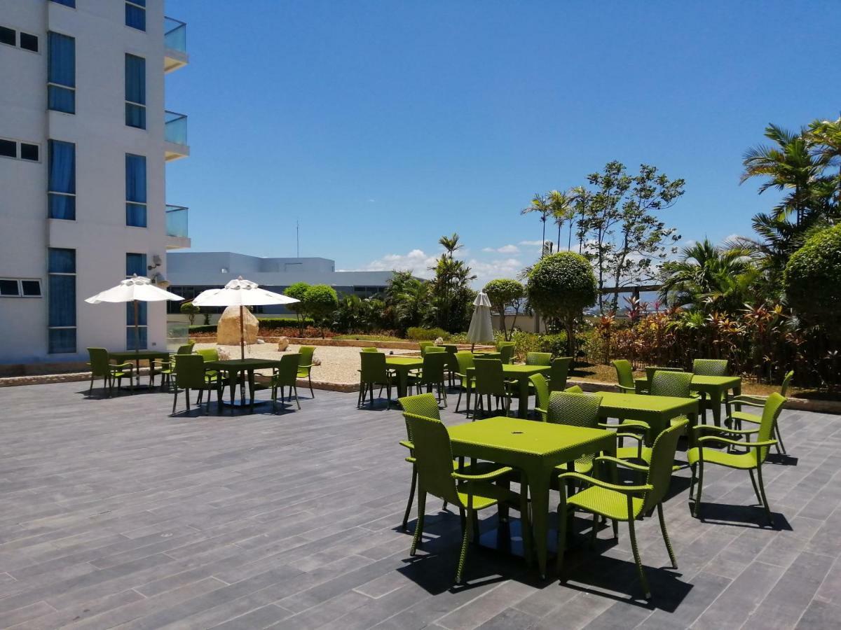 Mactan Newtown Deluxe Island Breeze Daire Lapu-Lapu City Dış mekan fotoğraf