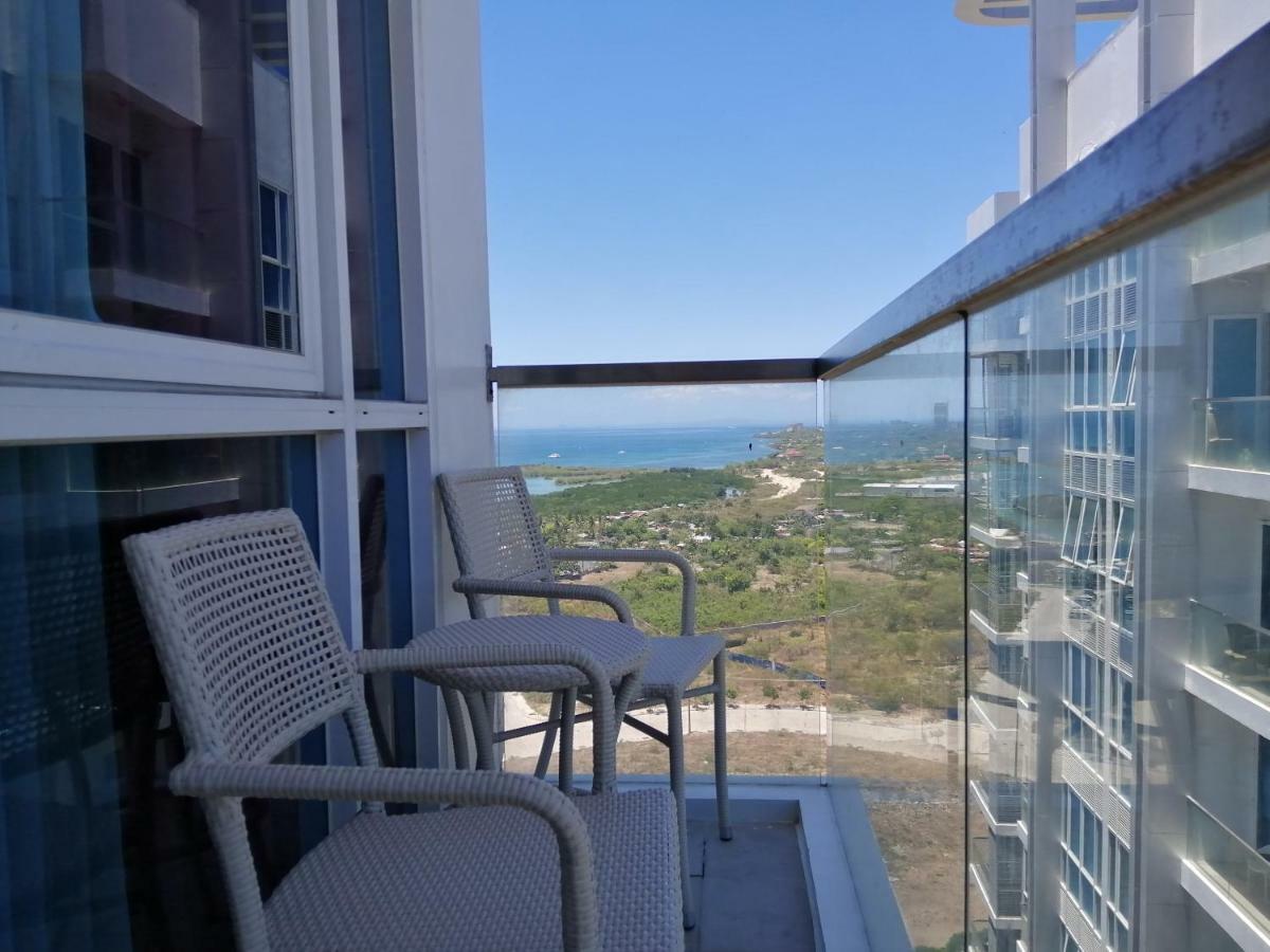 Mactan Newtown Deluxe Island Breeze Daire Lapu-Lapu City Dış mekan fotoğraf